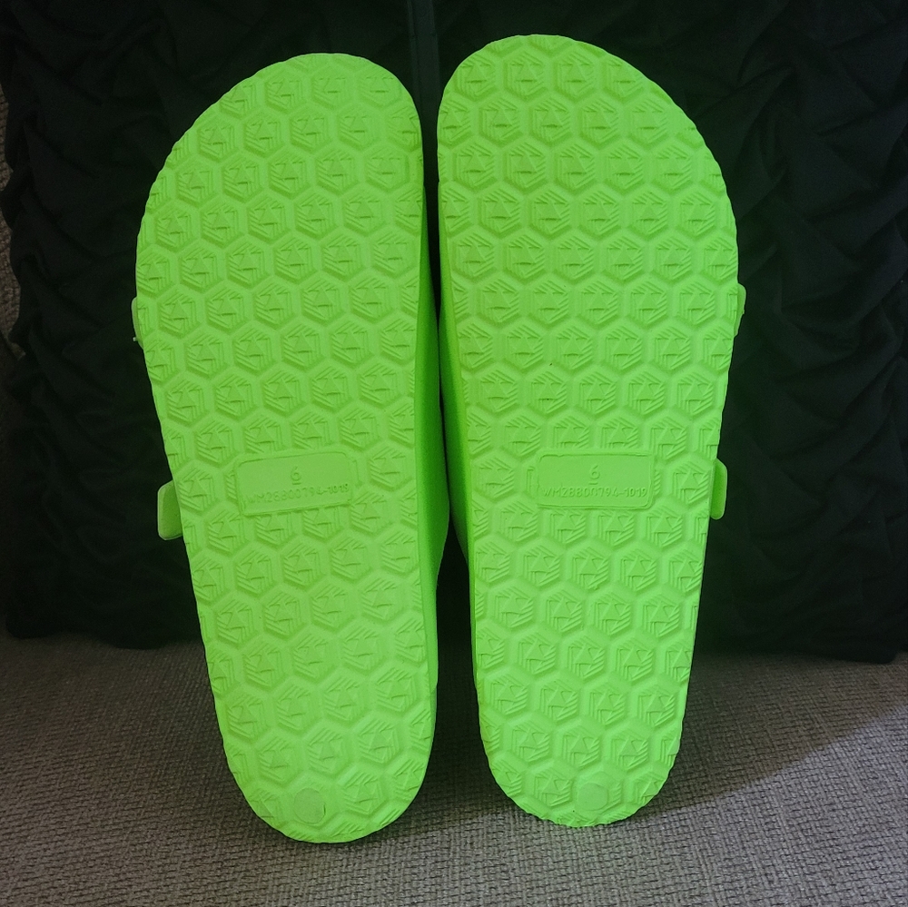 NEON GREEN SLIDE SANDALS - Picture 2 of 4